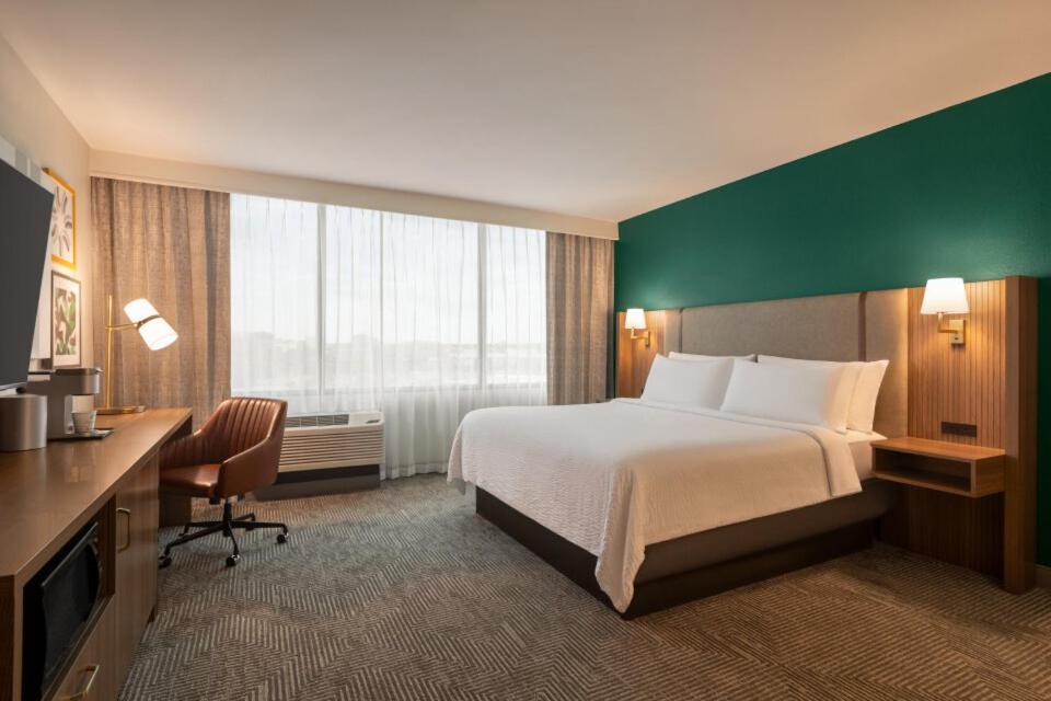 Holiday Inn Nashville Downtown - Stadium By Ihg Exterior photo
