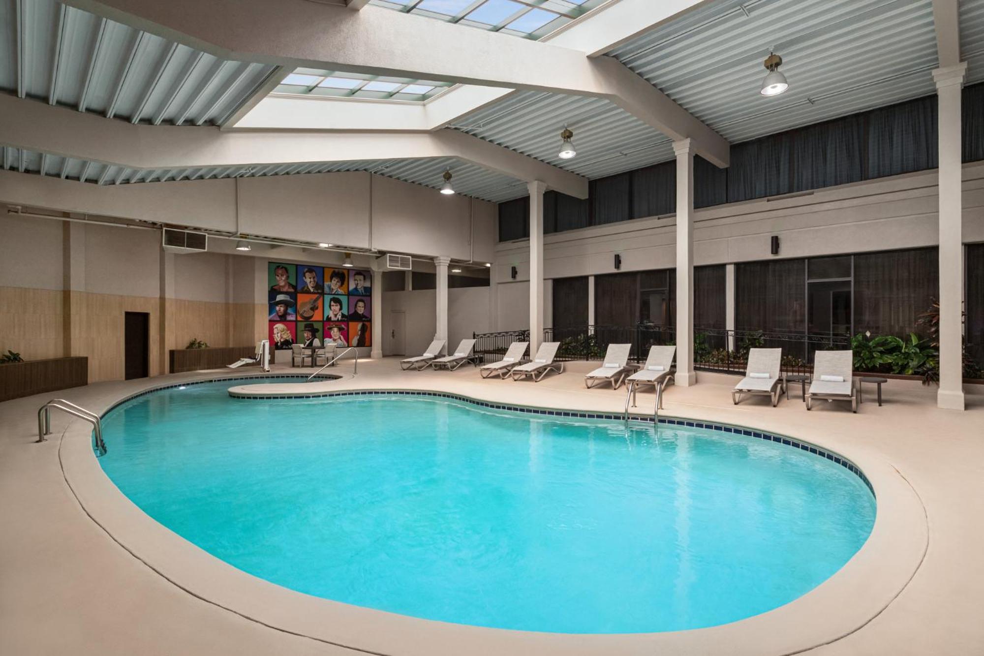 Holiday Inn Nashville Downtown - Stadium By Ihg Exterior photo